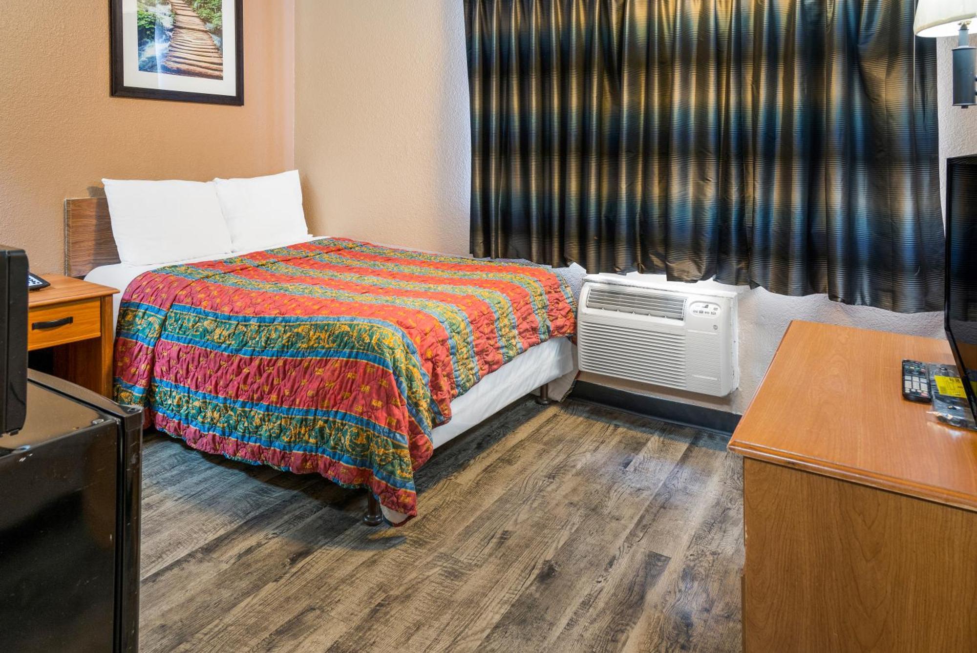 Knights Inn Grand Rapids East Airport Cascade Εξωτερικό φωτογραφία
