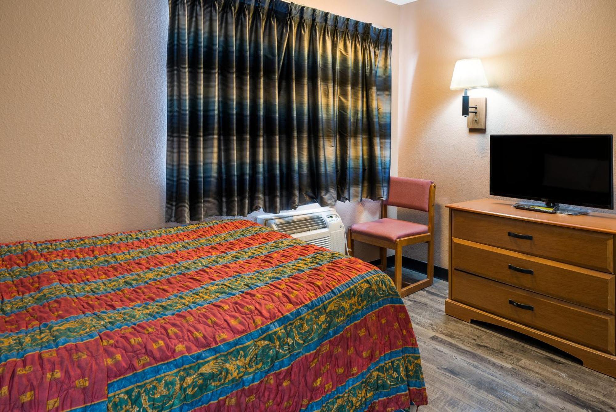 Knights Inn Grand Rapids East Airport Cascade Εξωτερικό φωτογραφία