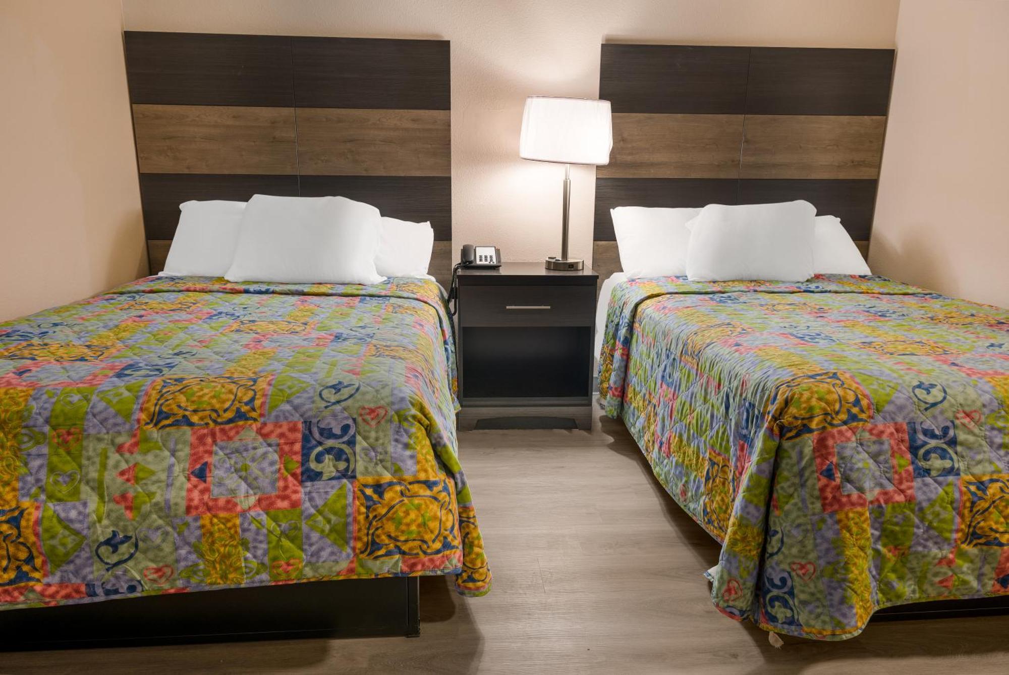 Knights Inn Grand Rapids East Airport Cascade Εξωτερικό φωτογραφία