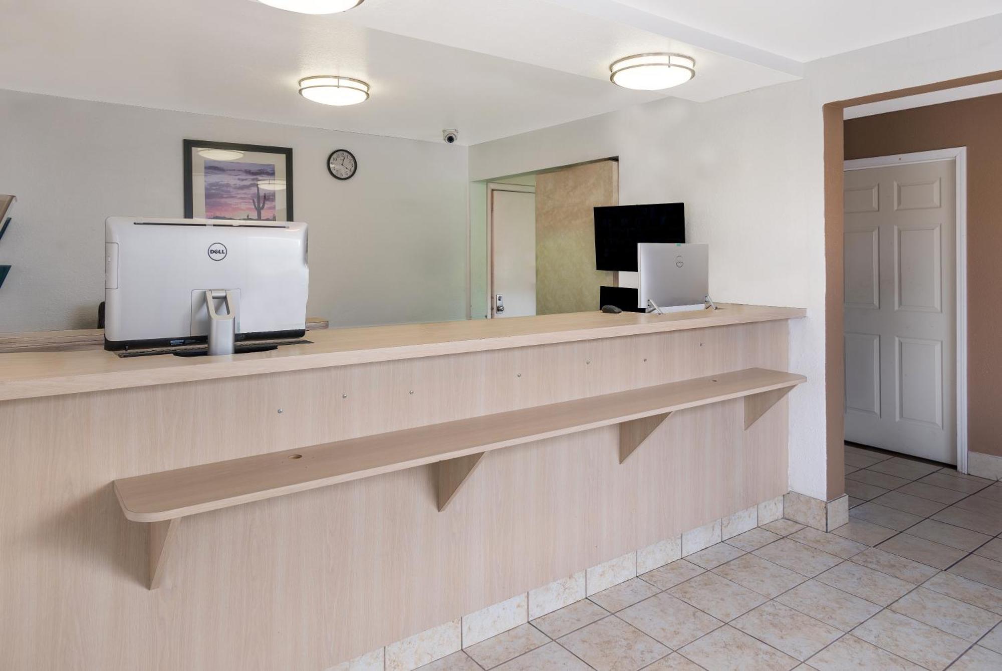 Knights Inn Grand Rapids East Airport Cascade Εξωτερικό φωτογραφία